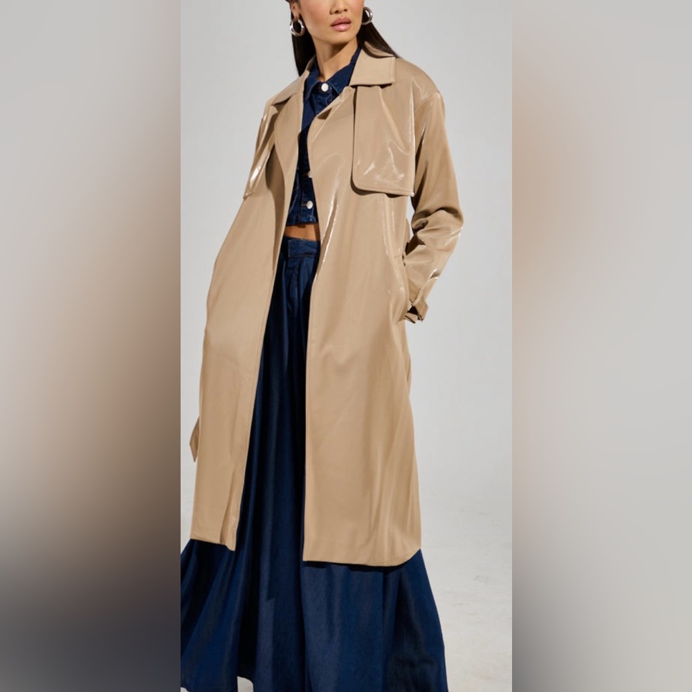 NWT AKIRA Stylish Tan polyurethane liquid look Trench Coat size XL/1X